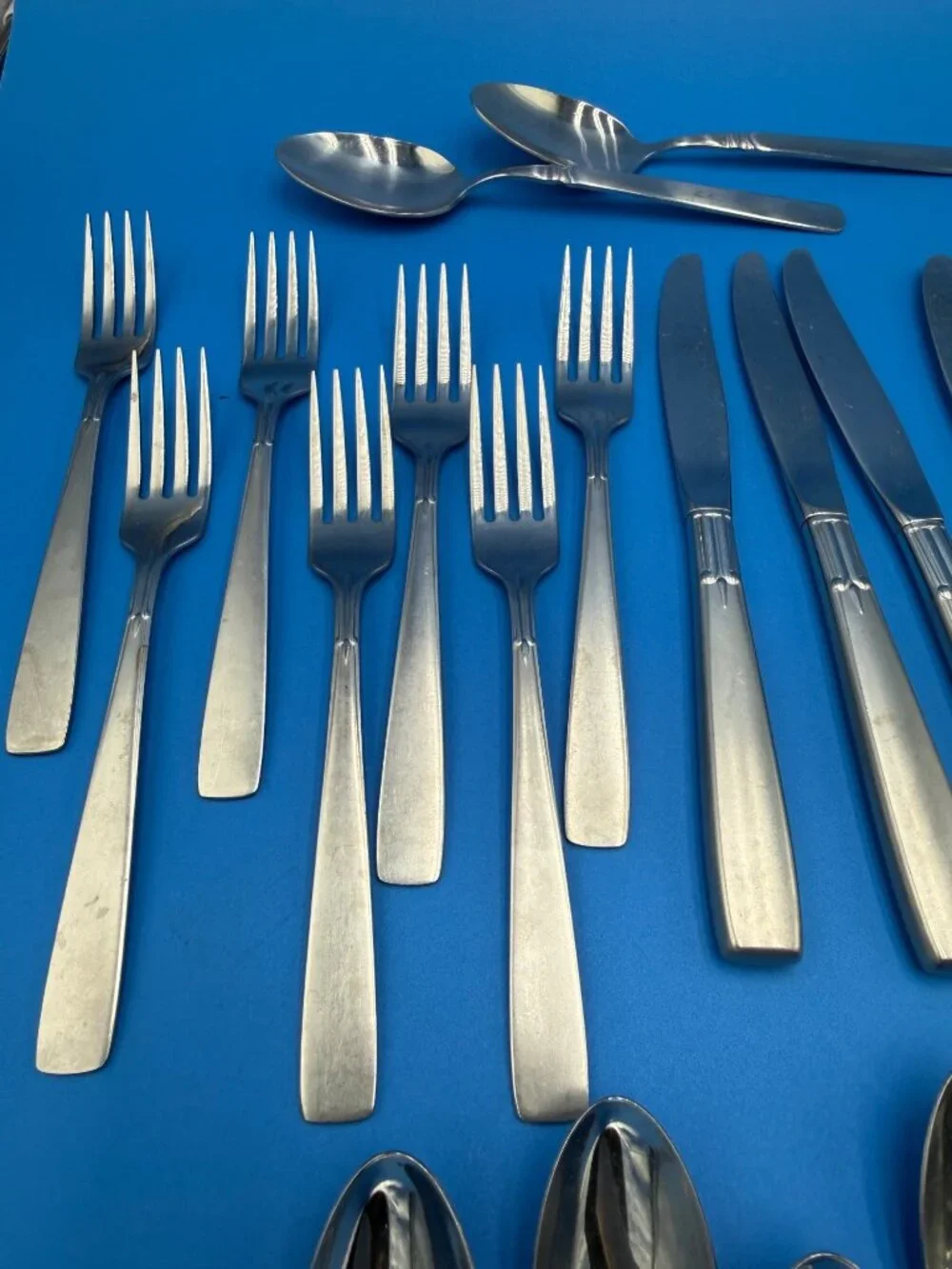 Oneida Satin Accent Flatware Set Spoons Forks Knives 43 Pc Set